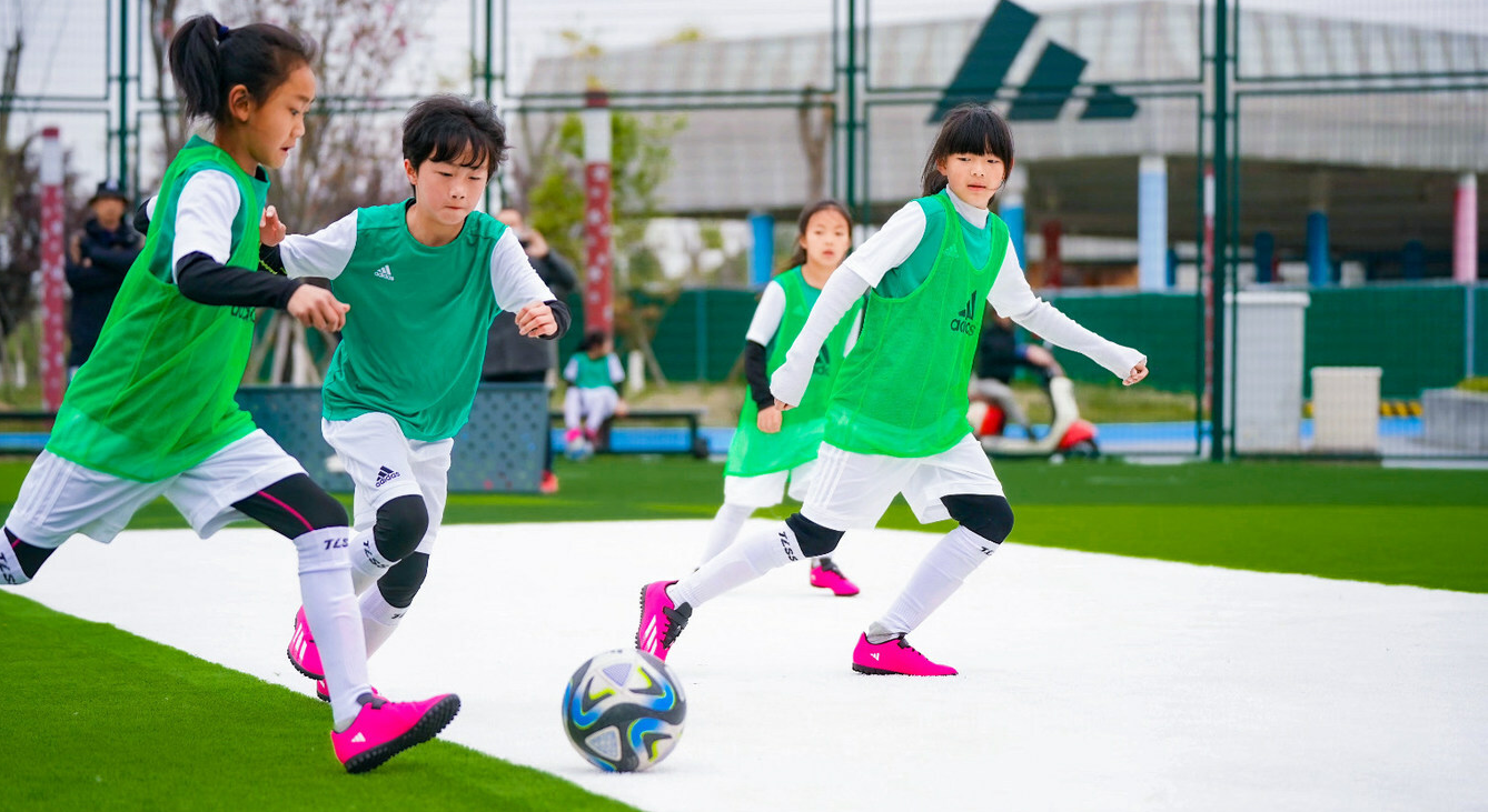 Adidas china contact deals number europe
