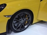Michelin announced that Porsche had chosen to equip all of its new Cayman GT4 with Michelin Pilot Sport Cup 2 ultra-high-performance tires (Read more). The French group also announced that the 2015 Ford Focus electric would be fitted with its energy-saver tires as well as Michelin digital guides that are pre-loaded onto its SYNC2 in-car connectivity system.
