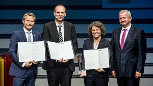 "The objective of this joint project is to develop a procedure for the industrial use of dandelion as a source of rubber,” said Carla Recker, who heads the Continental team involved in the project.