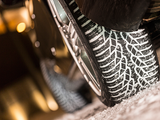 Continental Winter Contact TS 850 has come out on top in German magazine Auto Zeitung’s winter tire test, closely followed by Nokian’s WR D4. According to Auto Zeitung, Winter Contact TS 850 especially outperformed other competitors on snowy and wet surfaces with “extremely short braking distances, a high level of grip and excellent driving safety.” The magazine added that the only drawback was a “mediocre” rolling resistance. Nokian’s WRD4 also received an overall strong rating of “very recommendable” by the German magazine, standing out due to “its short braking distances and strong traction”. On dry road tests, it said, Nokian WR D4 outperformed all other tires, while on wet it displayed good deceleration and late aquaplaning. The magazine described the tire as agile at the grip limits with steering behaviour “immediate and direct”.