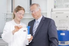  Dr. Bernd Pachaly, head of silicones R&amp;D at Wacker, and lab technician Stefanie Schuster discuss new formulations for 3D printing