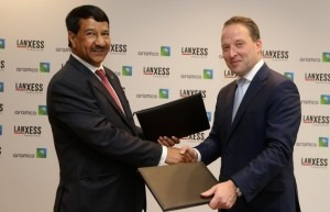  Abdulrahman Al-Wuhaib (L), senior vice president downstream at Saudi Aramco, and Lanxess CEO Matthias Zachert at signing of JV agreement