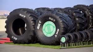 This TST-brand giant tire-building machine is similar to that in use at BKT's Bhuj plant for building 49-inch radial OTR tires. Tianjin Siaxiang Technology Co. Ltd supplied BKT with its building equipment.