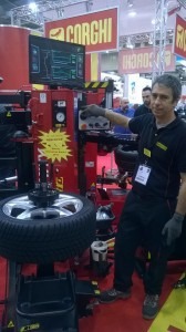 The company has also developed a process that enables individual QR codes to be marked on the tire using lasers. Codes are engraved into the side walls of tires with lasting protection against abrasion. In the motor vehicle service,