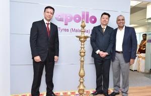  Satish Sharma (R) with regional officials after opening ceremony