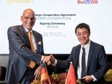 Frank Jourdan, of Conti’s executive board and president of its chassis & safety division, and Qi Lu, group president and COO of Baidu, after signing the agreement on 31 May in Berlin.