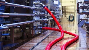 Around 4,000 metres of beer hoses are in use in Munich’s breweries plus a further 5,000 metres or so for transporting drinking water. At the Wiesn itself, the breweries have installed some 300 metres of ContiTech beer hoses and 2,000 metres of Aquapal. I