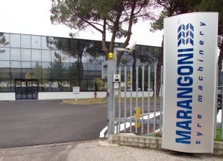 Marangoni rings the changes
