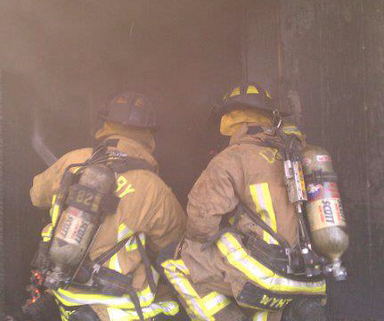 Fire breaks out at Qingdao rubber warehouse
