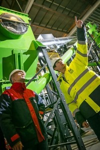 Amsterdam - AkzoNobel is making powder coating materials from end-of-life tires under a new cooperation deal with fellow Dutch company Black Bear Carbon Black.