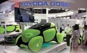  Toyoda Gosei showed a padded concept vehicle at the Tokyo Motor Show. Its rubber skin softens collisions.