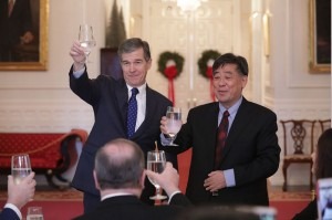  Triangle chairman Ding Yuhua and North Carolina Gov. Roy Cooper make the announcement