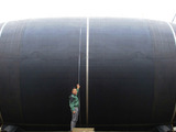 Yokohama develops "world largest" floating fender