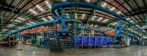 Another significant investment was allotted to the purchase of a state-of the-art steel cord cutter. Especially in the case of heavy loads acting on the tire, a particularly critical stage in the manufacturing process is cutting the steel cords.