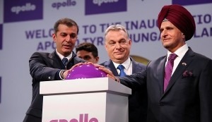  Apollo. chairman (right) at last year's opening of the company’s new plant in Hungary with vice chairman/MD Neeraj Kanwar (left) and Hungary’s prime minister Viktor Orban