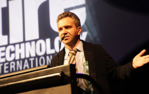  Tardif Olivier, Bridgestone's principal researcher receives the award