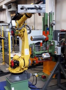 The cell, set to go into operation in the US market later this year, follows TRM’s recent launch of an automated unit for the brushing and cementing section of retreading.