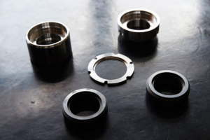  Developed for extreme applications: The new mechanical seals have a crystalline diamond coating and silicon-carbide slide surfaces.