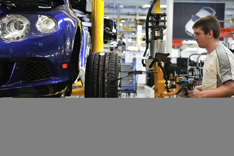 UK car industry says no-deal Brexit “not an option”