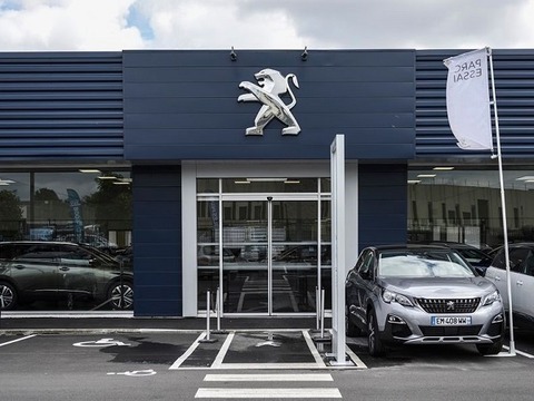 French car market falls 89% in April 